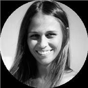 Diplomata presso il liceo classico G.B. Vico di Chieti offre ripetizioni